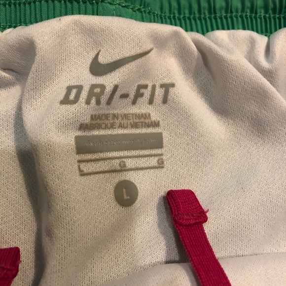 Nike Dri Fit Shorts. Size LG. Like new! - Picture 4 of 15
